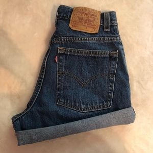 Vintage Levi’s 560 cuffed denim shorts